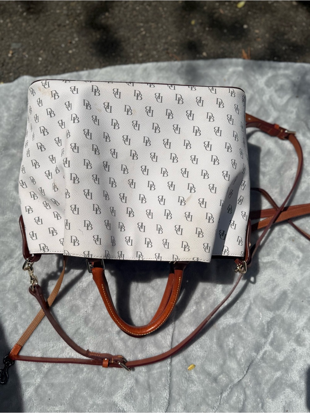 Dooney & Bourke Cream Signature Logo Greta continent Wallet & bags - Picture 7 of 12